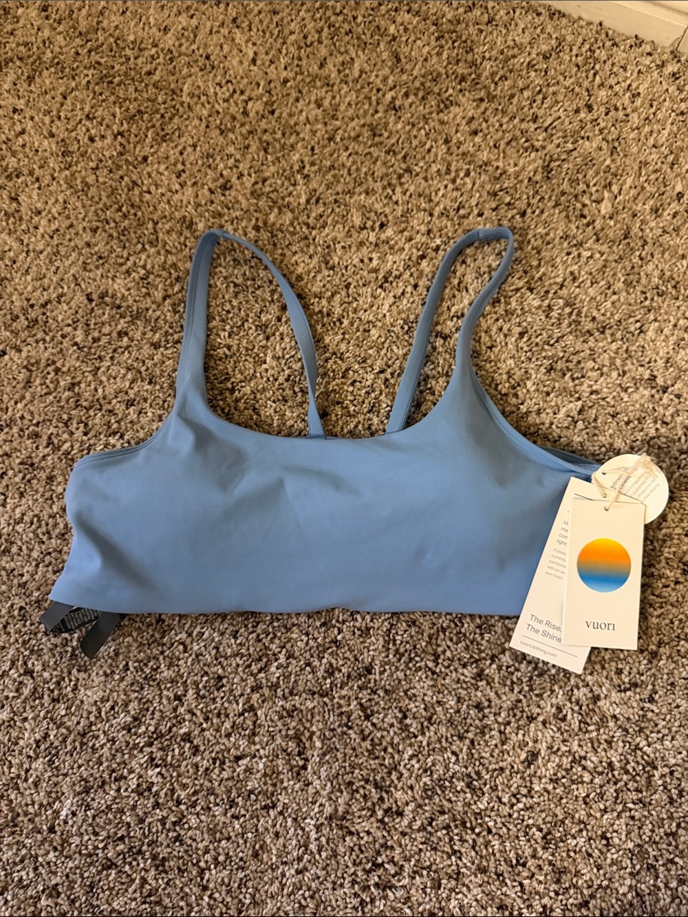 VUORI NWT Sz XL, powder blue strap you back!